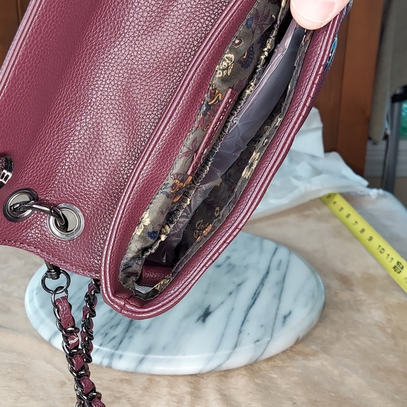 Lug Cadence Cranberry - Picture 12 of 12